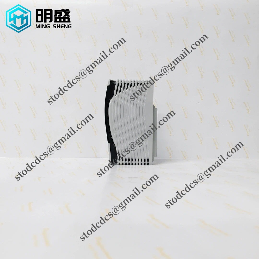 AI02J模块接线端子特写