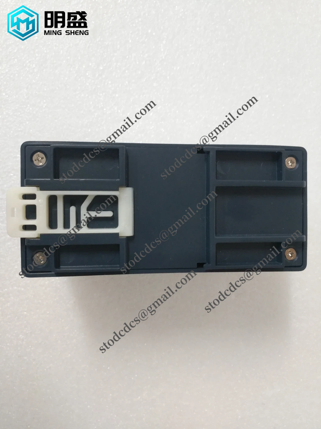 LANTRONIX设备接口特写