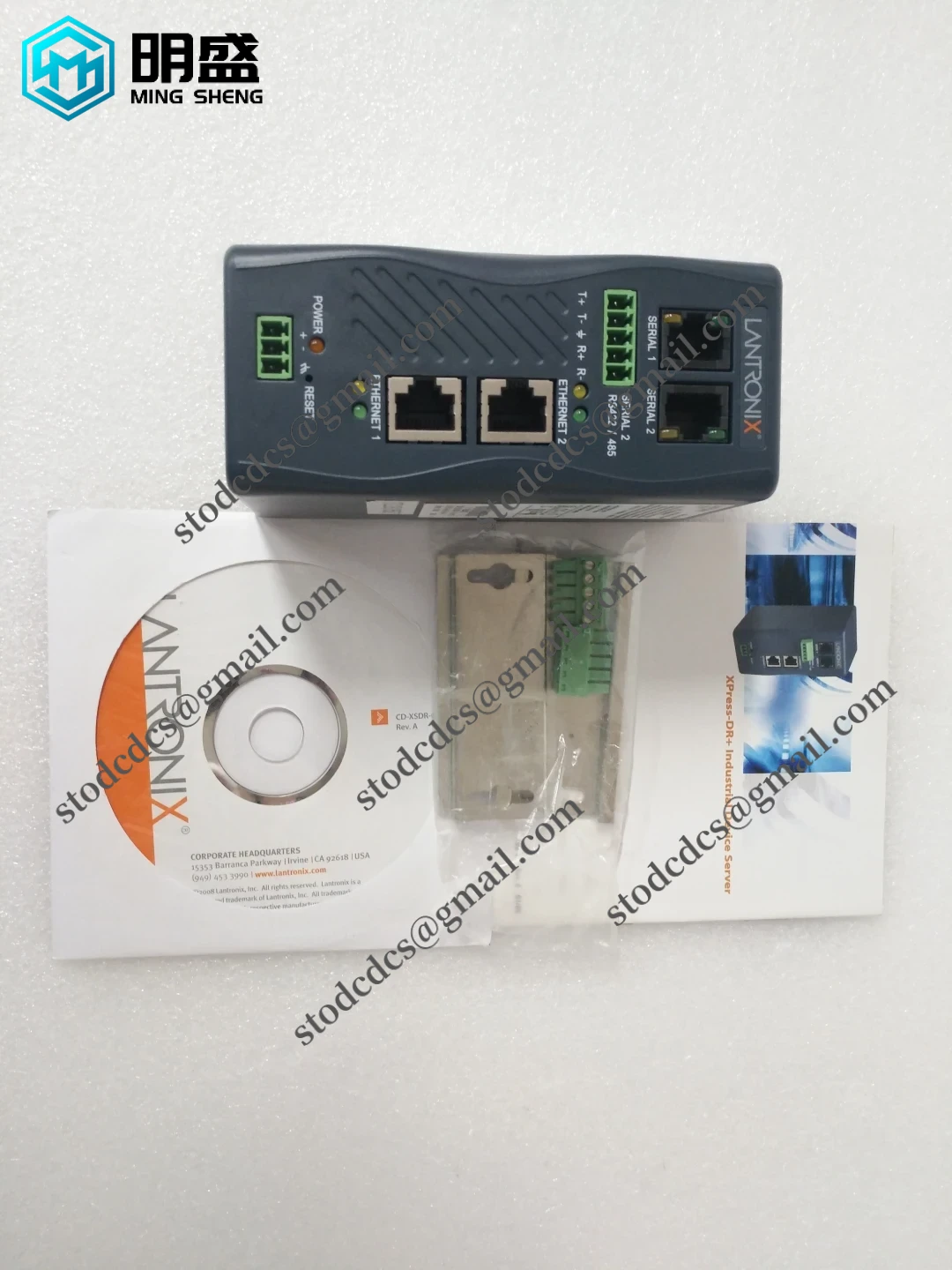 LANTRONIX 080-332-000-R工业级网络设备特写